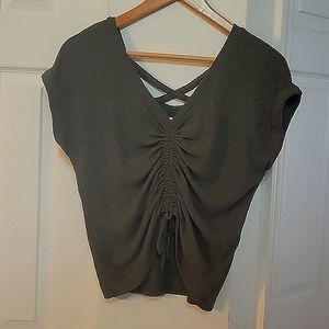 NO BOUNDARIES Olive Green stretchy top EUC